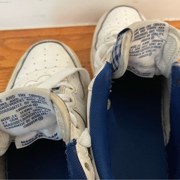 Nike Air sneakers. Kids size 5.5 . - Picture 5 of 11